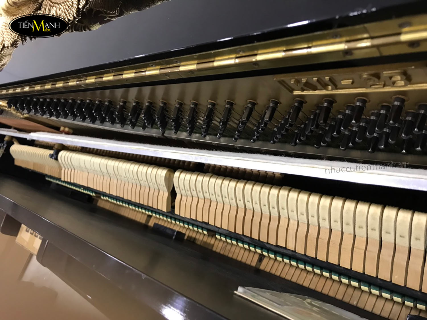 dan-piano-co-cu-kawai-ku-2b-seri