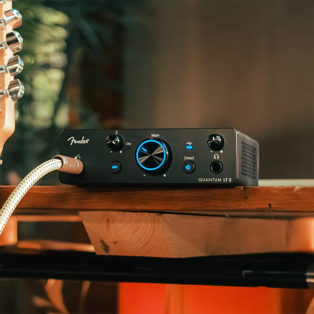 Soundcard-Fender-QUANTUM-LT2-Audio-Interface-3.jp