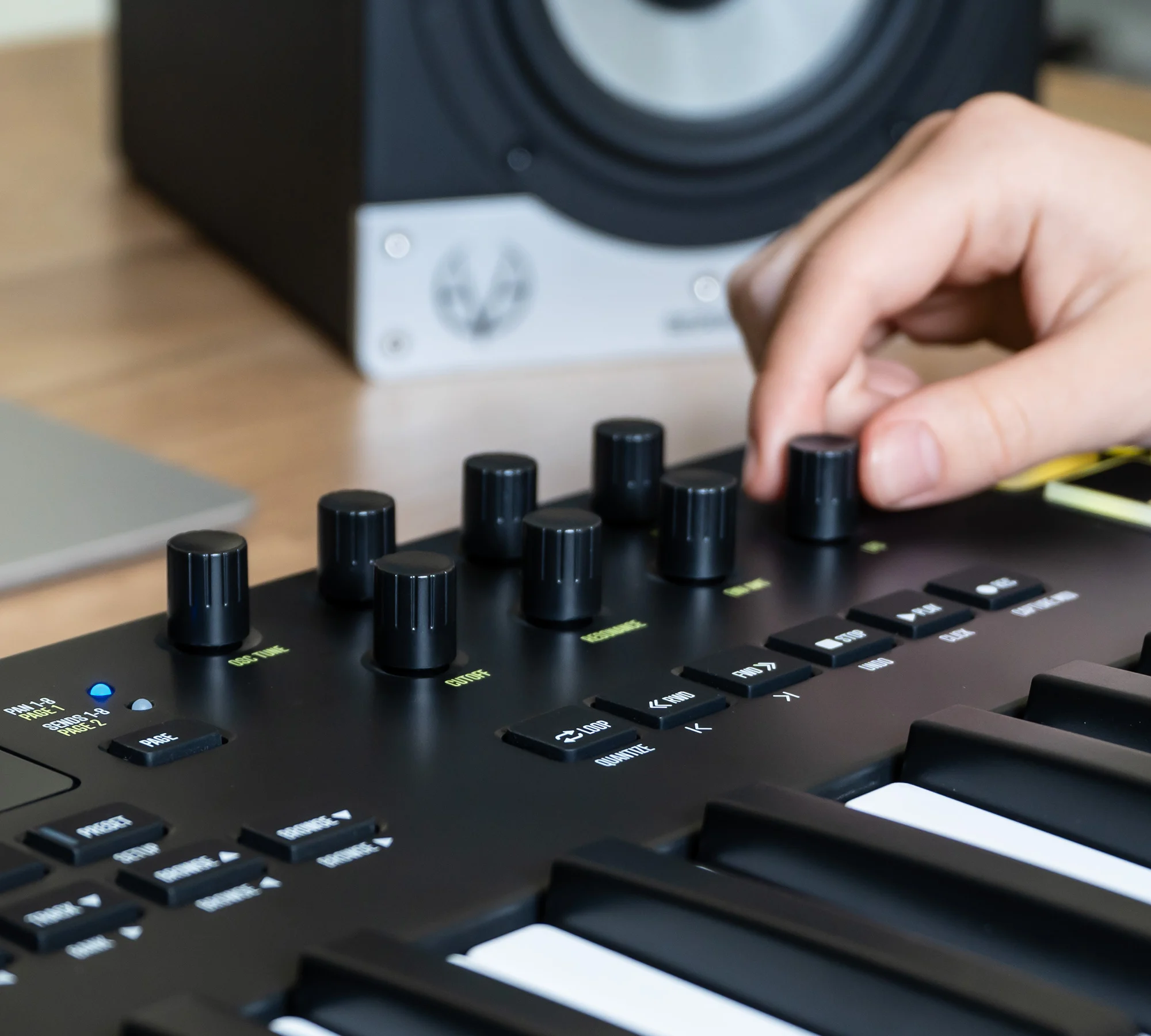 nektar-impact-lx88-mk3-keyboard-controller