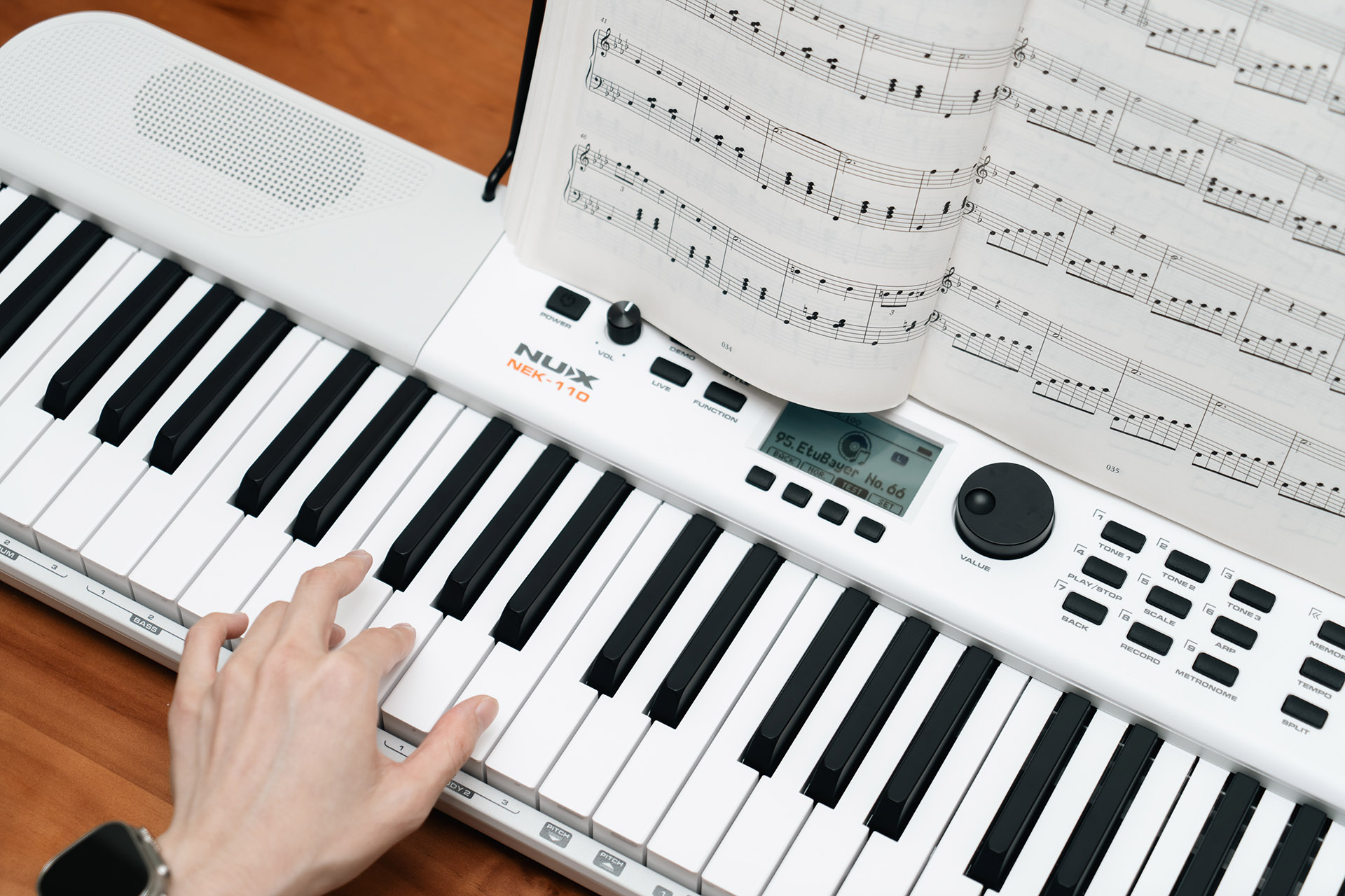 dan-organ-61-phim-nux-nek110-portable-keyboard