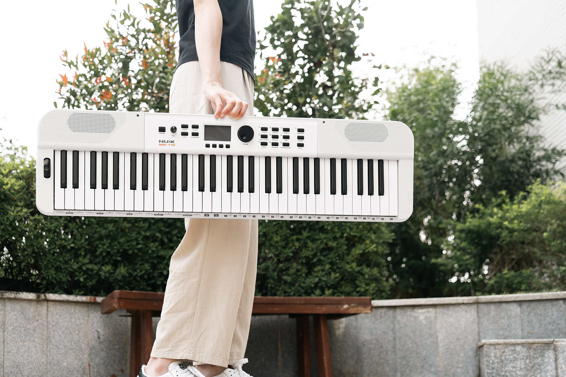 dan-organ-61-phim-nux-nek110-portable-keyboard