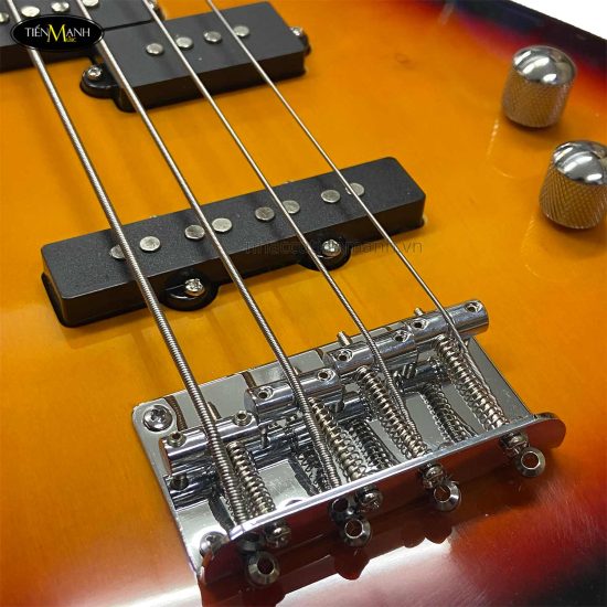 dan-guitar-bass-ibanez-4-day-khoa-nho
